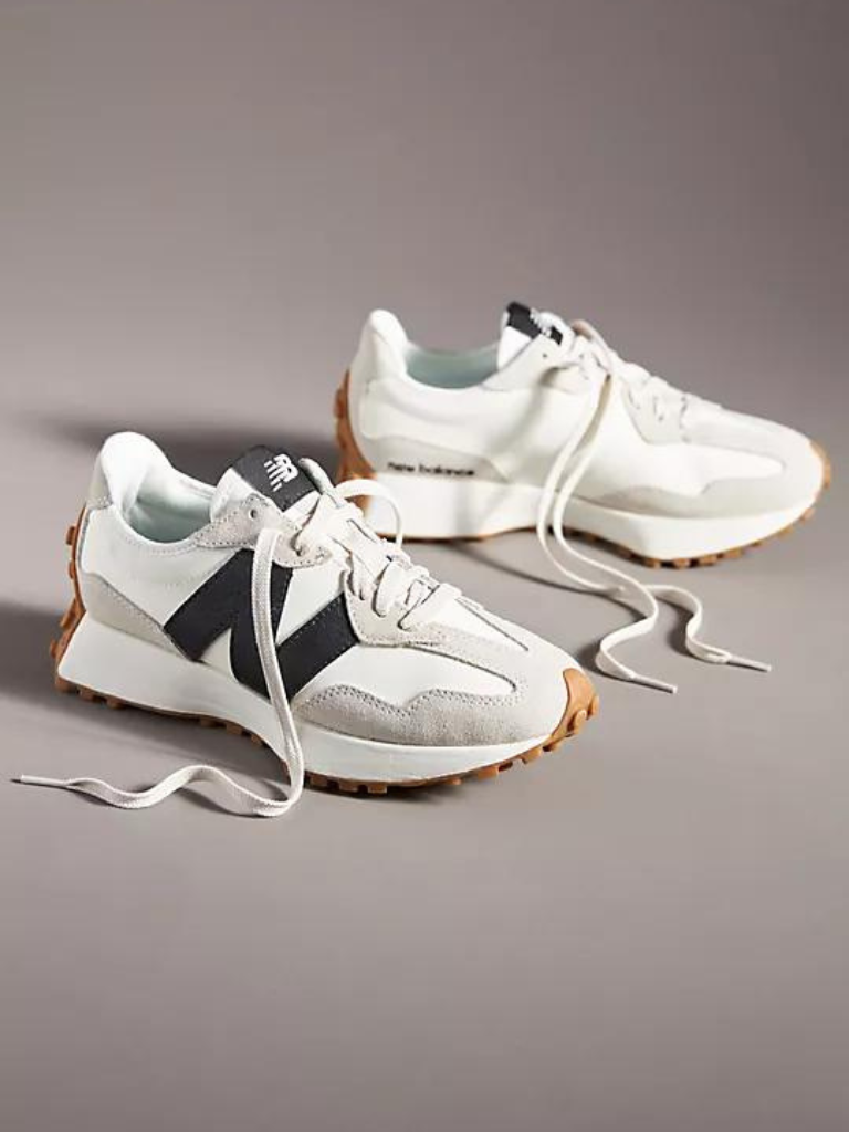 New Balance 327 Sneaker in Moonbeam Black