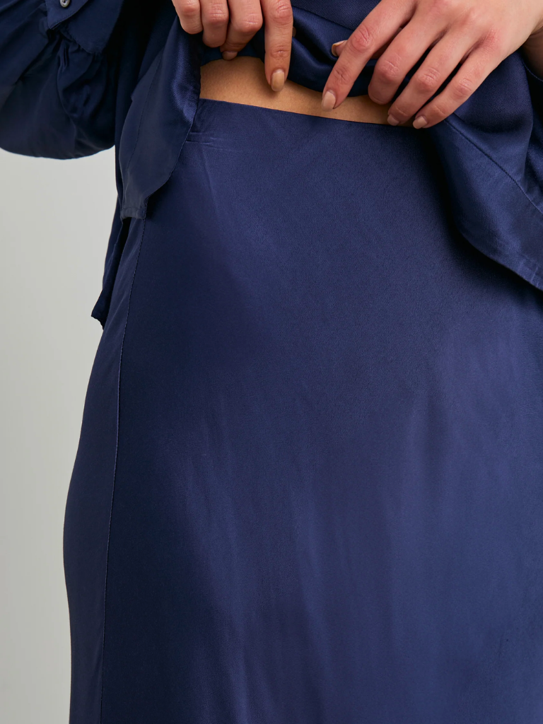 Anya Midi Skirt in Navy