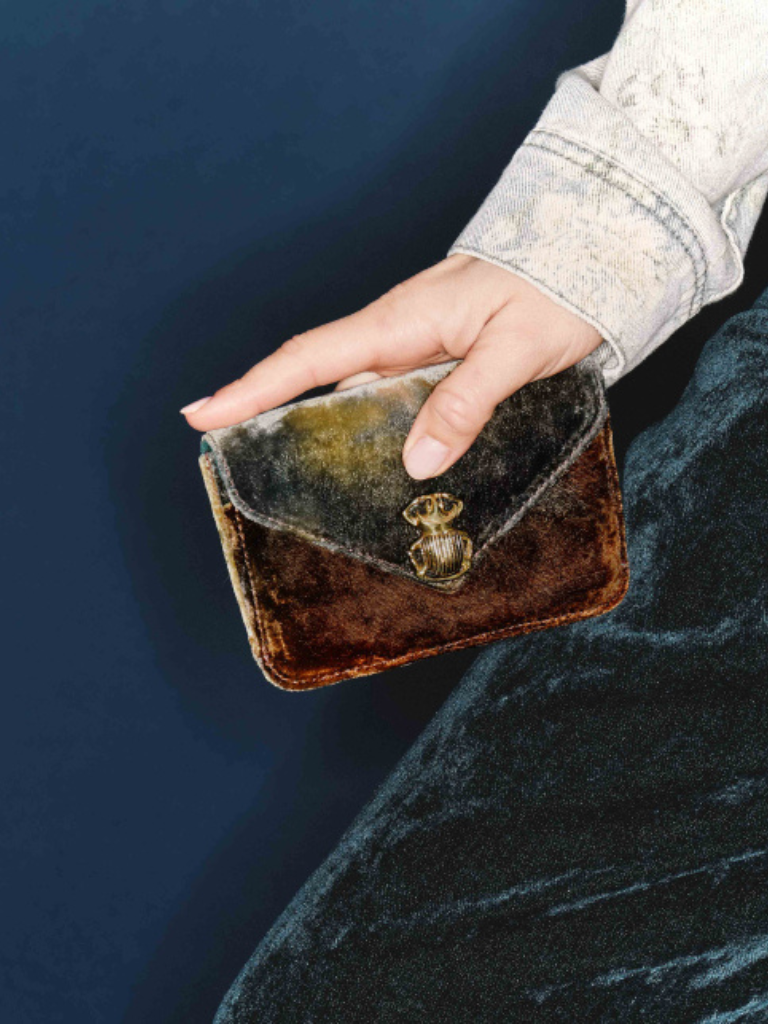 Alex Velvet Cardholder in Terracielo