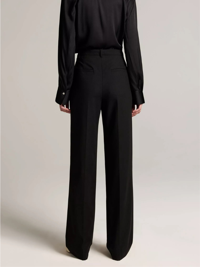 Elsa Fine Suiting High-Rise Straight-Leg Trouser in Black