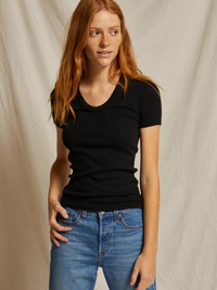 Avril Short Sleeve U-neck Tee in True Black