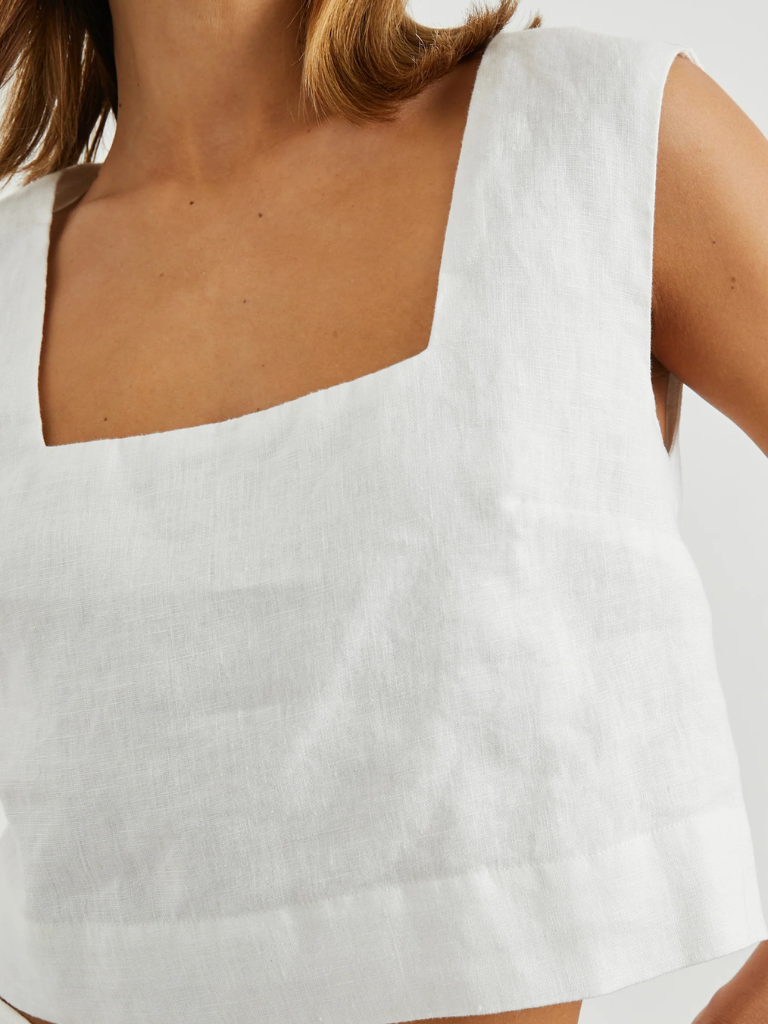 Akira Linen Top in White