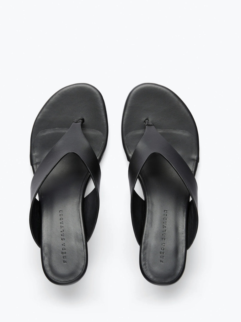 Kat Heeled Thong Sandal in Black