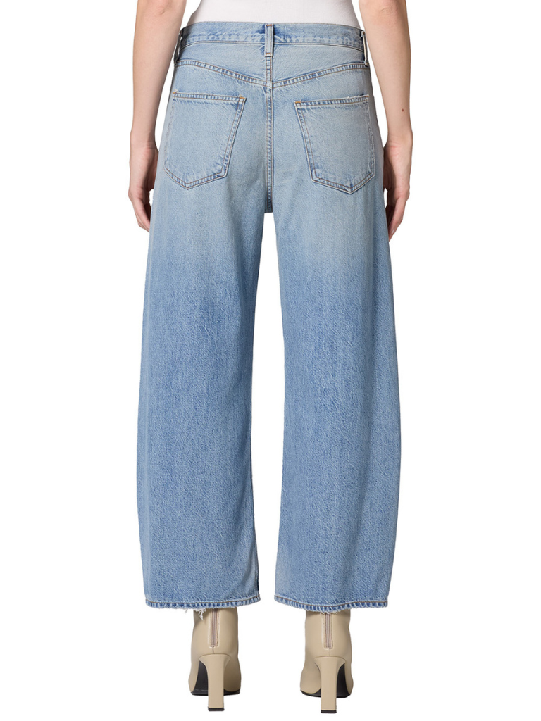 Low Curve Crop Jean in Reset
