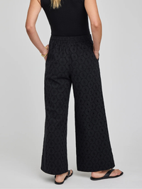 Martina Pant in Black