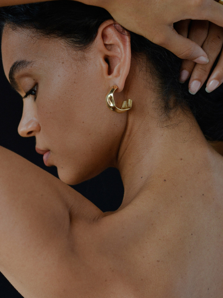 Sanne Hoops in Brass