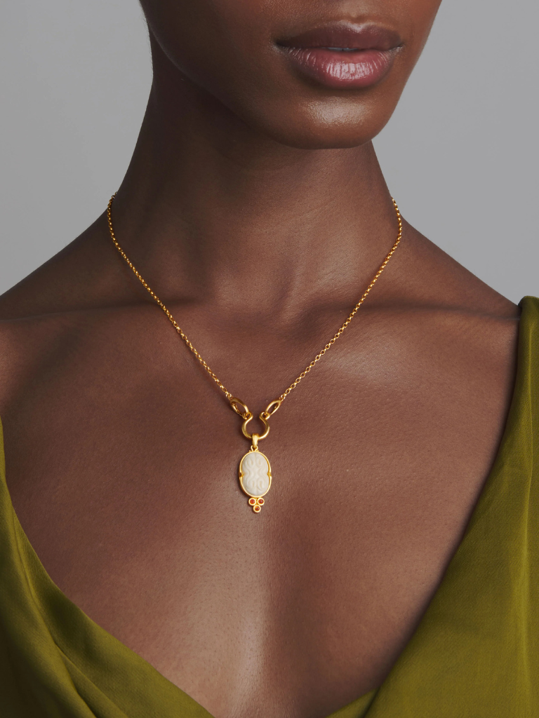 Cinched Cameo Charm in Gold