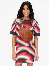 Grande Fanny Pack in Hazelnut Woven Zig-Zag