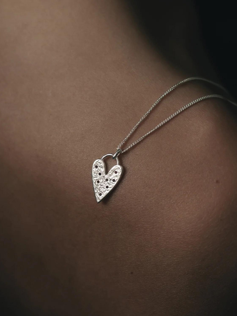 Lover Necklace in Silver