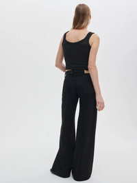 Featherweight Logan Wide-Leg Jean in Black