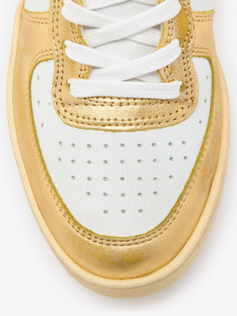 MI Basket Low Heritage Shoe in Metallic Dirty White/Rich Gold