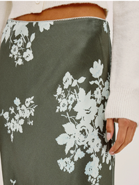 Anya Midi Skirt in Lace Floral