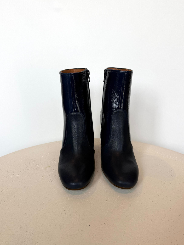 Manu49 Boot in Navy