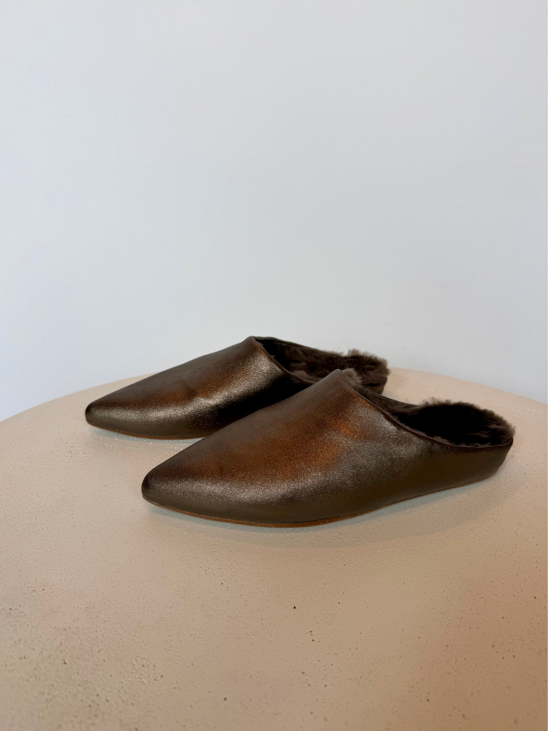 Dia Shearling Slide Mule in Bronze