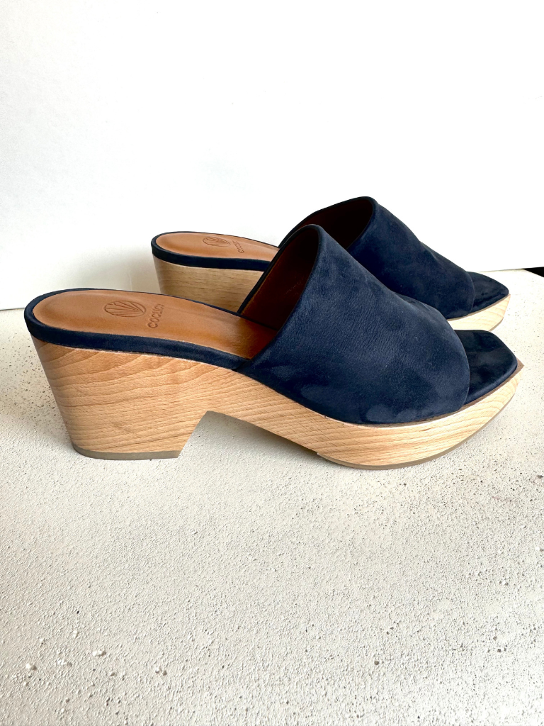 Mist Clog Sandal in Long Beach Navy