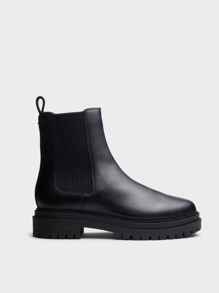 Bedford Leather Chelsea Boot in Black