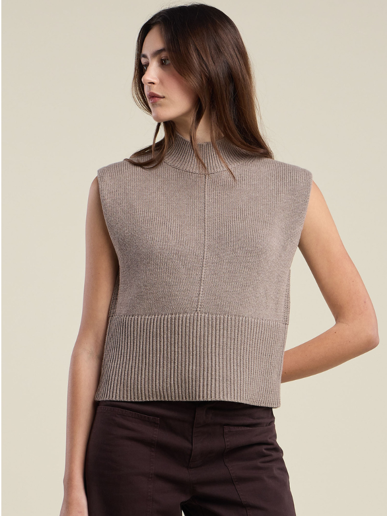 Electra Sweater Vest in Oat