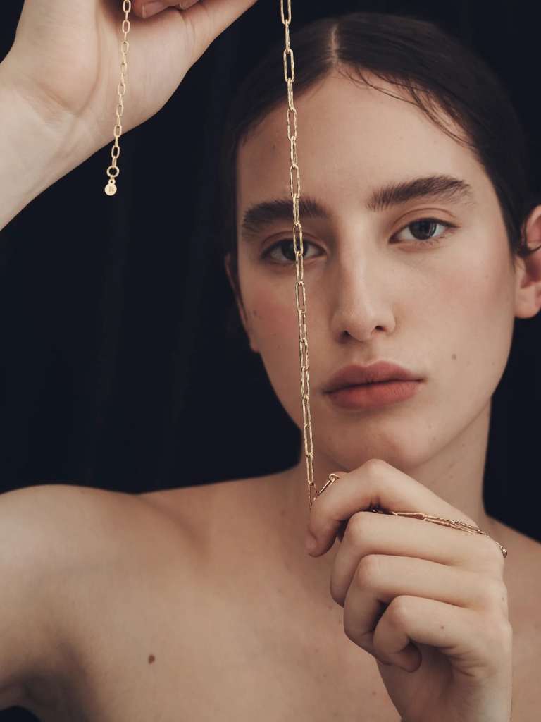 Kiya Chain Necklace in Gold