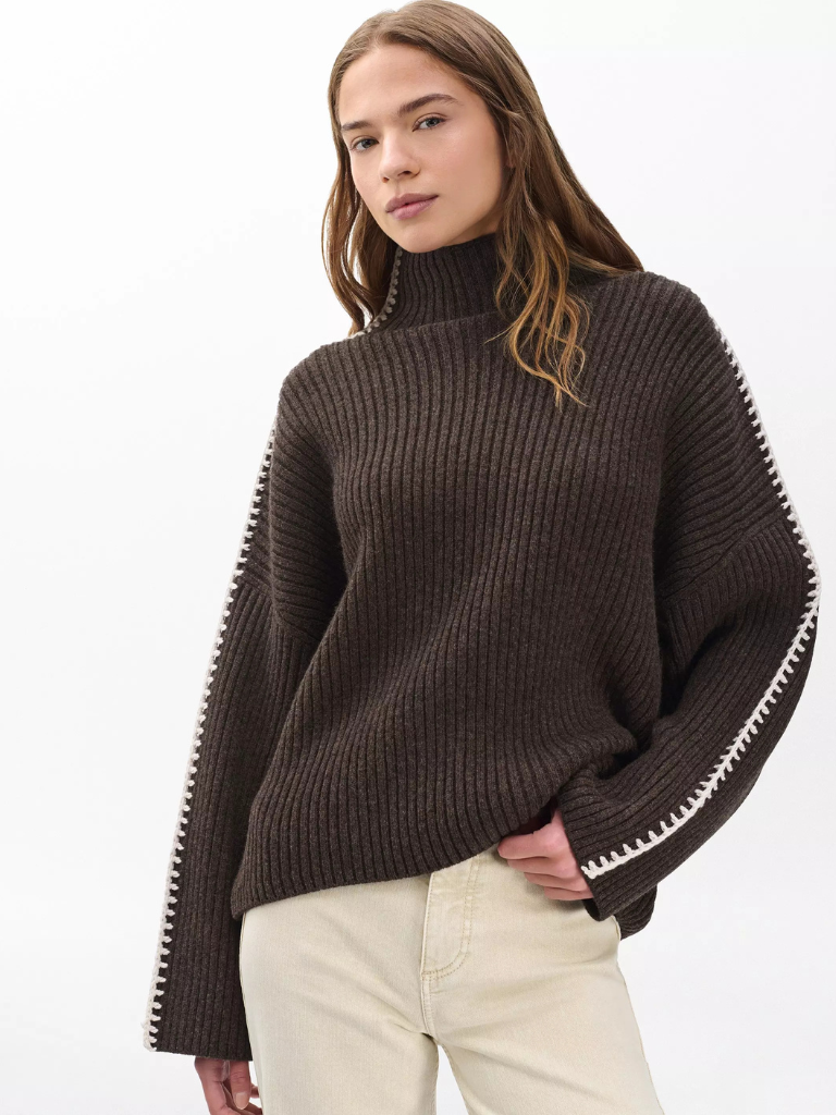 Ingrid Wool Turtleneck in Brown