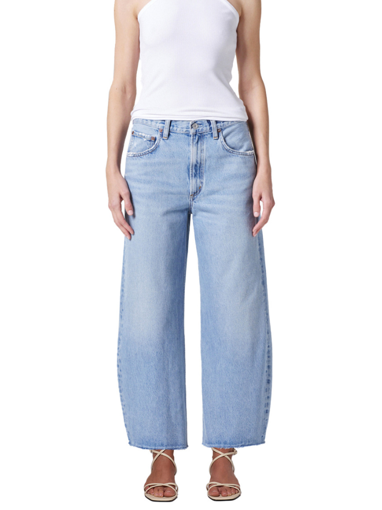 Low Curve Fray Jean in Force