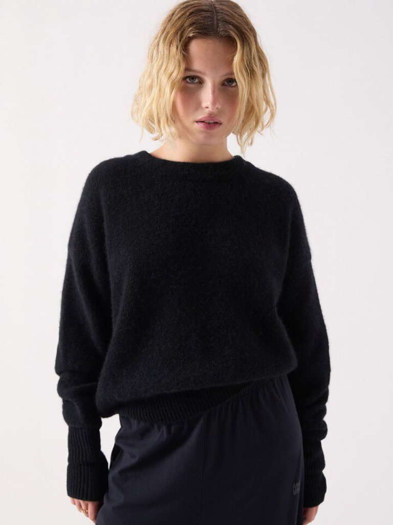 Vitow Sweater in Black