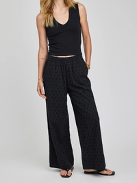 Martina Pant in Black