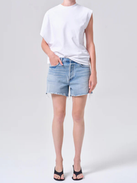 Nye Short in Post