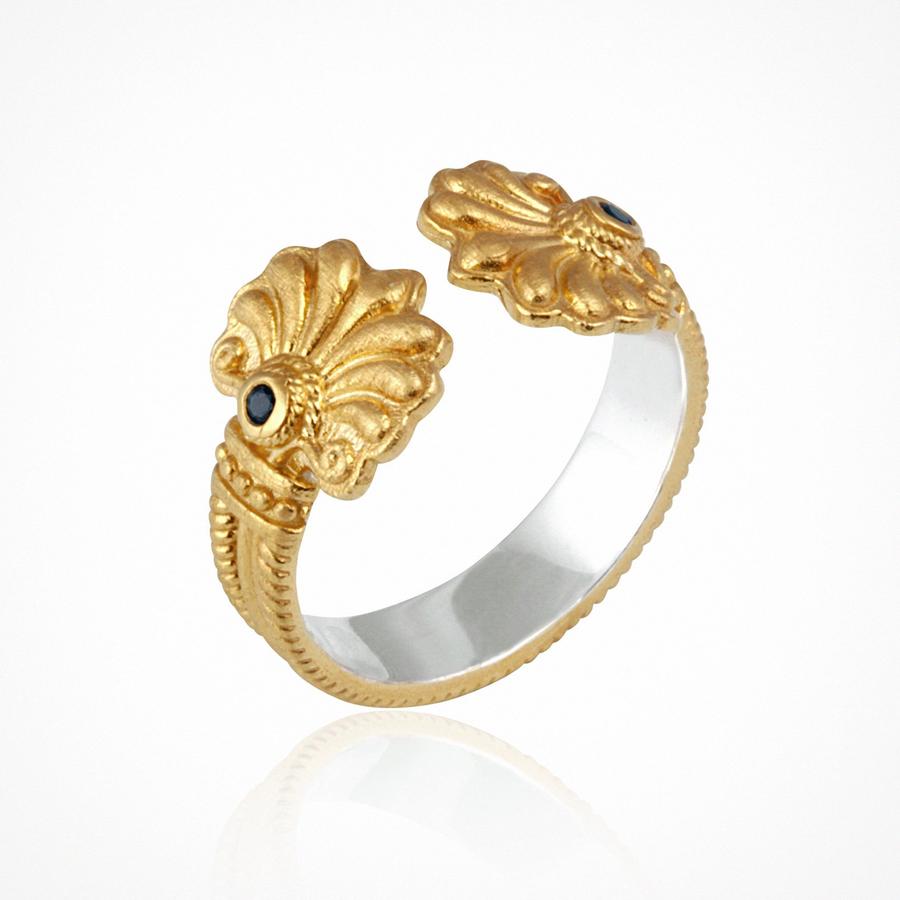 Isabel Ring in Gold with Black Sapphire
